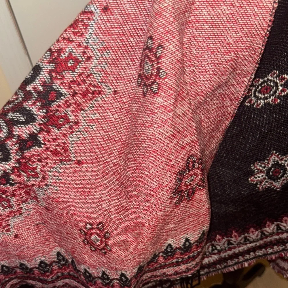 Black and Red Patterned Shawl